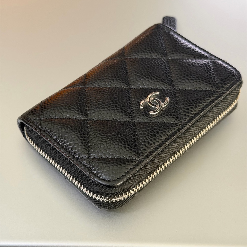 Chanel Classic Zipped Coin Purse (Black Caviar/Silver) [2025] - Picture 5 of 8